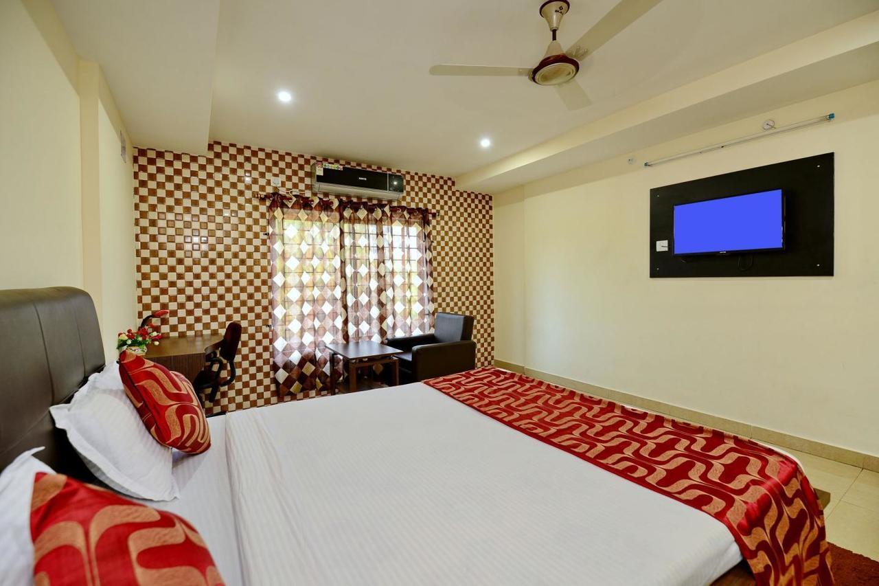 Hotel Rajdhani ブバネーシュワル エクステリア 写真