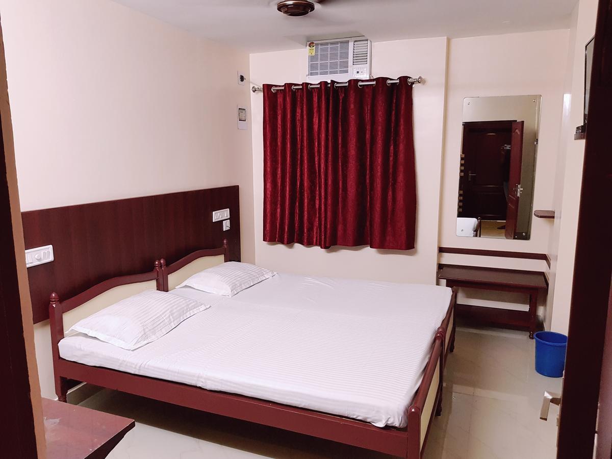 Hotel Rajdhani ブバネーシュワル エクステリア 写真